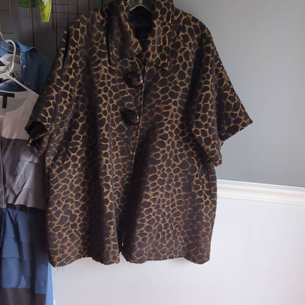 Luii Cheetah/ leopard  style  jacket size medium